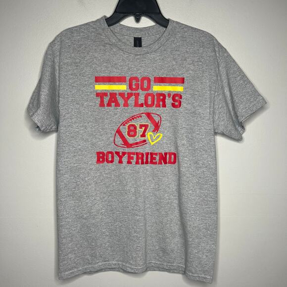 Gildan Travis Kelce Kansas City Chiefs T-Shirt Size M Go Taylor Swifts Boyfriend - Picture 1 of 9
